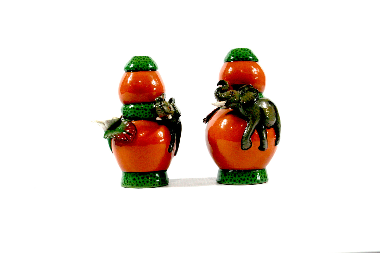 Elephant and white flower salt and pepper set