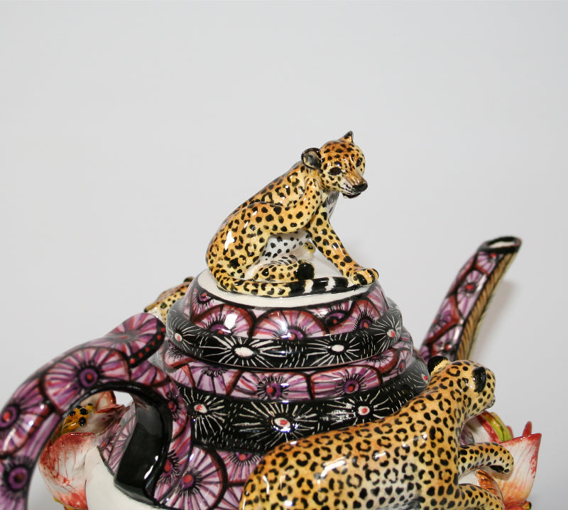 Leopards medium teapot