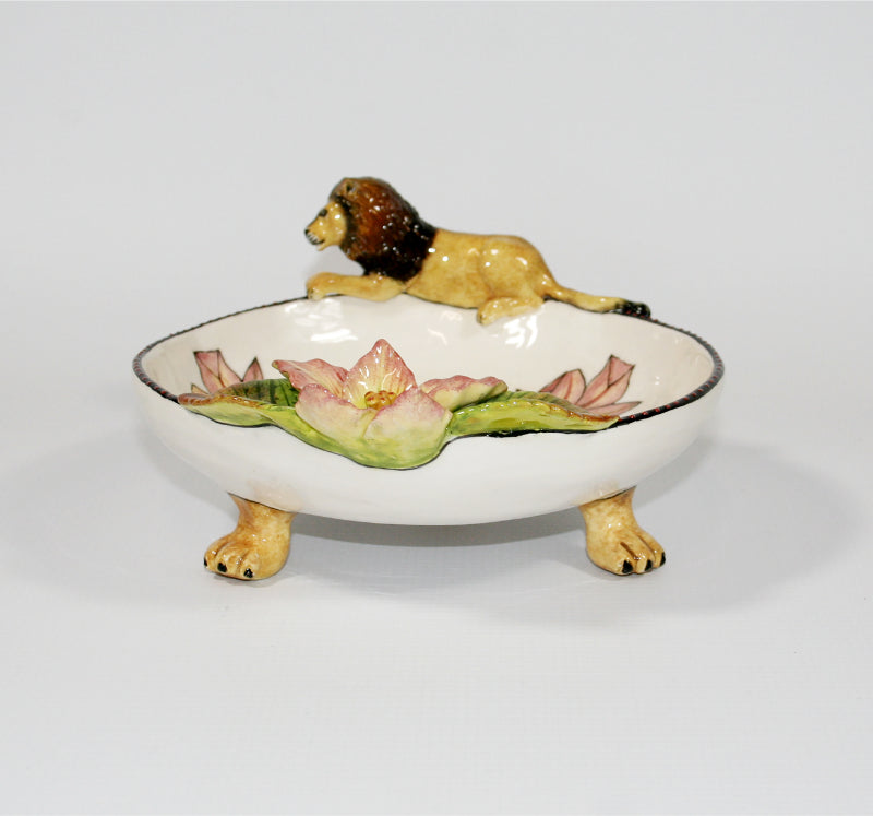 Medium decorative bowl on legs with lion