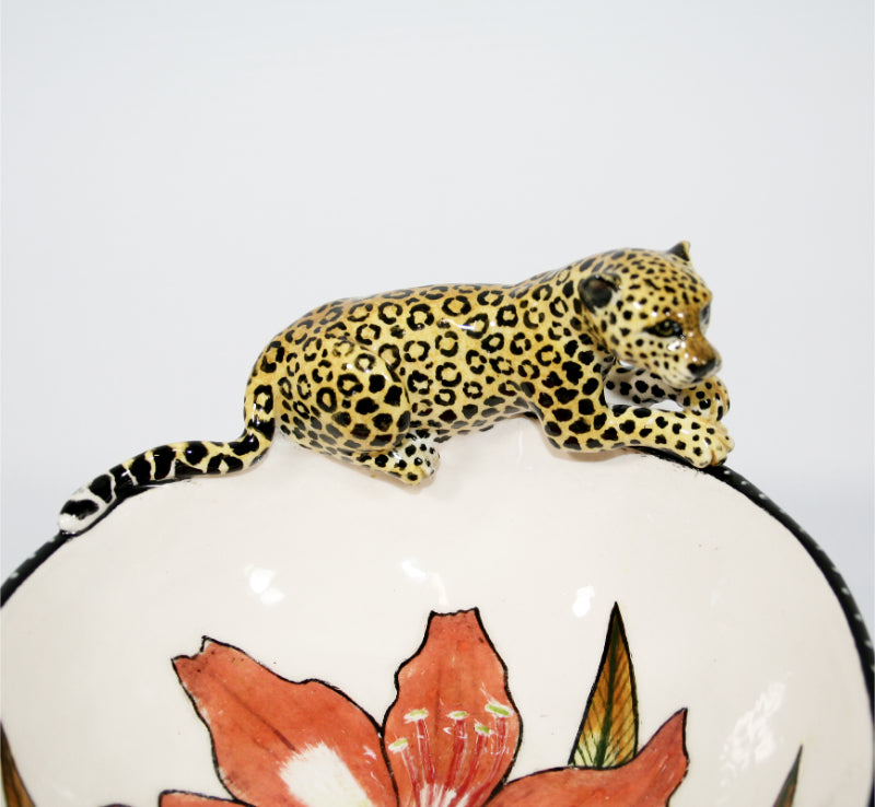 Small decorative bowl on legs with leopard