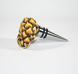 Curled pangolin wine bottle stopper