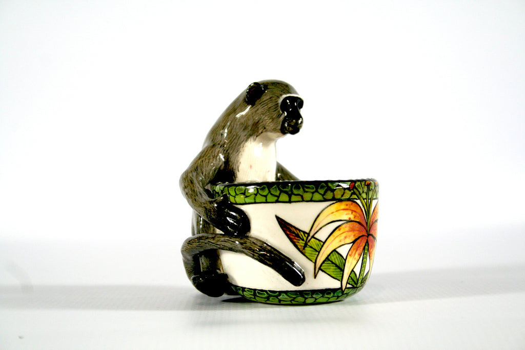 Sitting monkey ring bowl