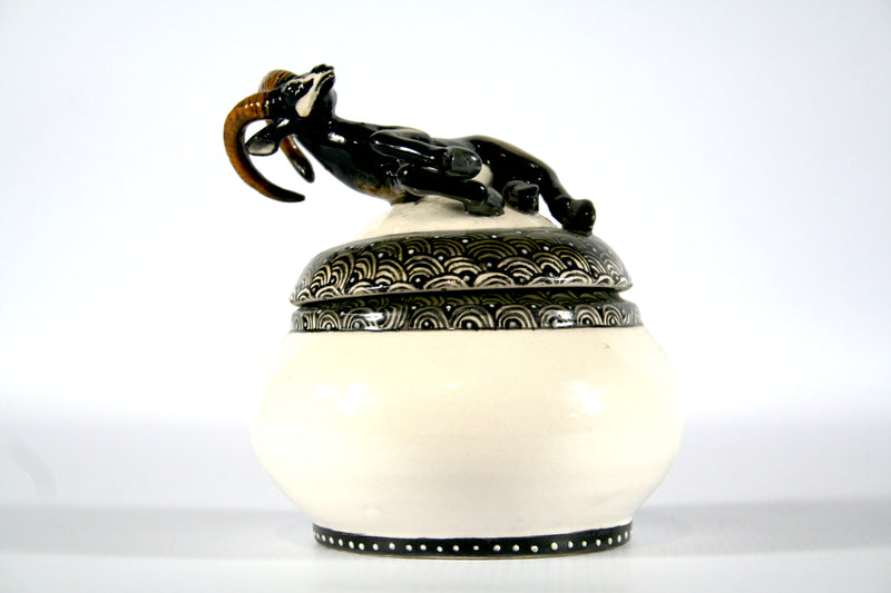 Sable Antelope domed lid jewellery box