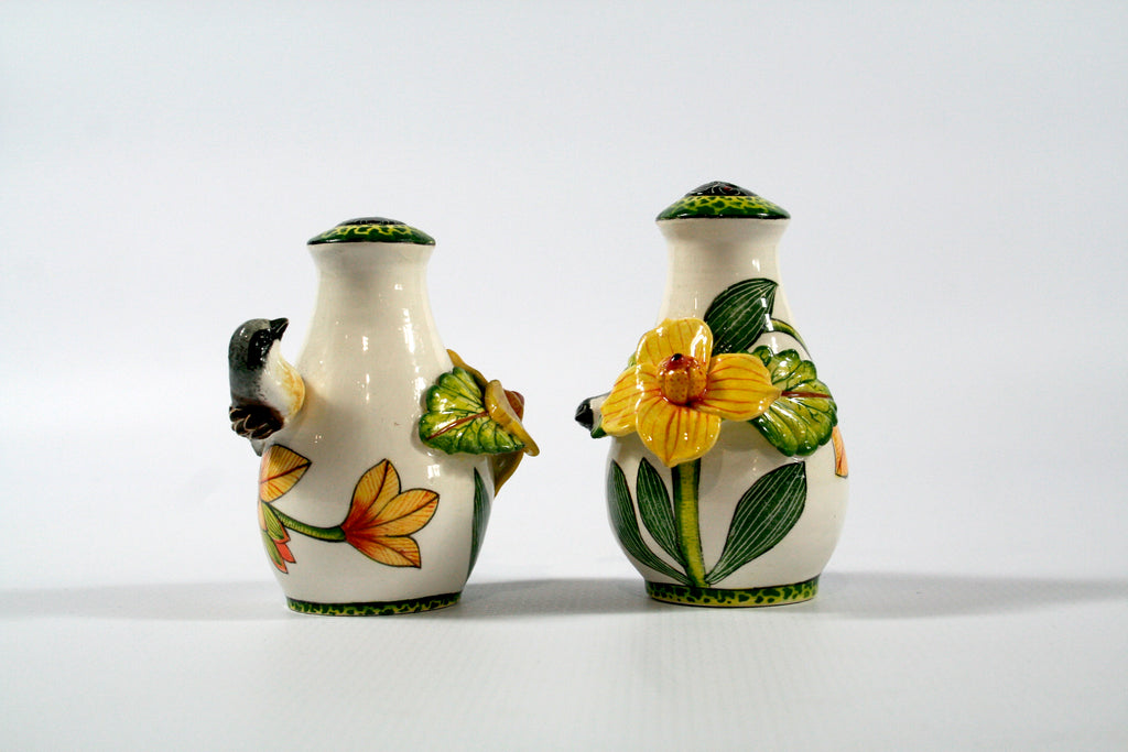 Bird and yellow flower salt & pepper set