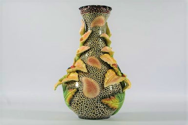 Medium dotted vase with flower