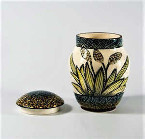 Protea bud & thorny leaves urn