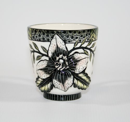 Black & white flower small mug