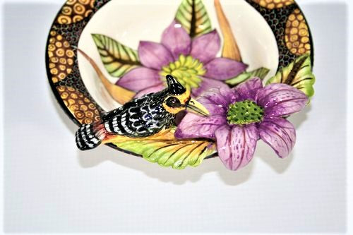Small bowl with hoopoe bird and lilac flower